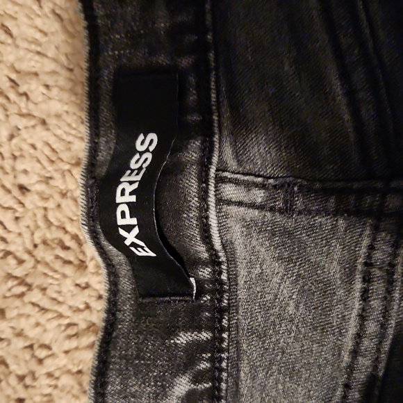 Express Women's Shorts - Picture 4 of 4